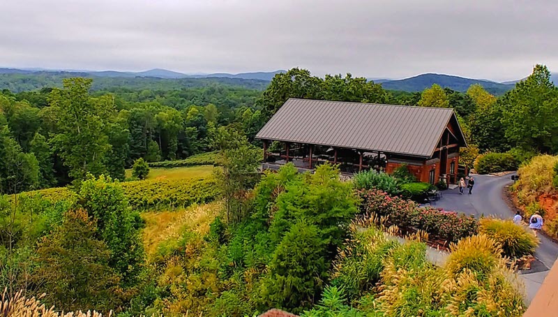 A picture of Wolf Mountain Vineyards and Winery